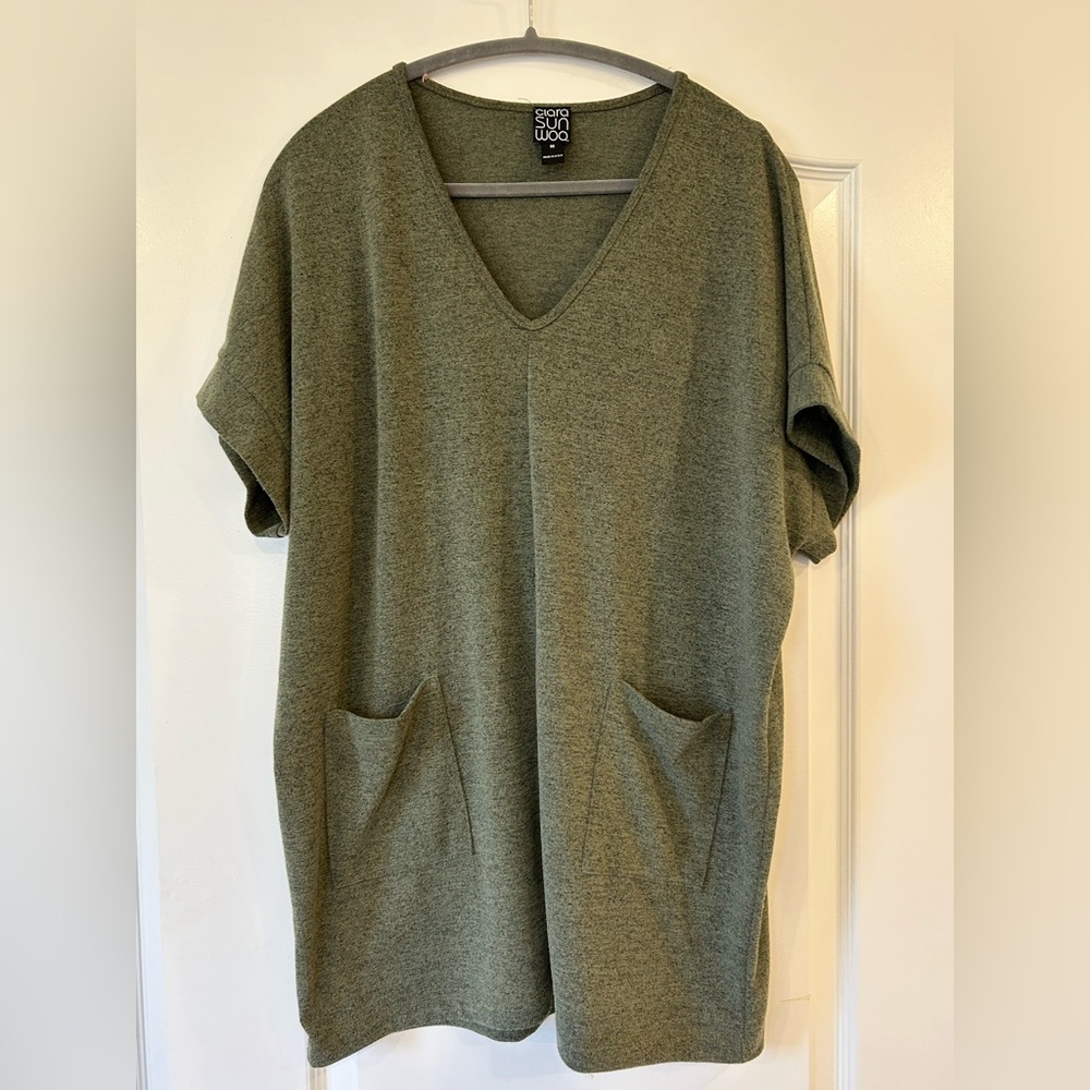 NWOT Clara Sun Woo V Neck Lightweight Casual Knit Tunic Top
